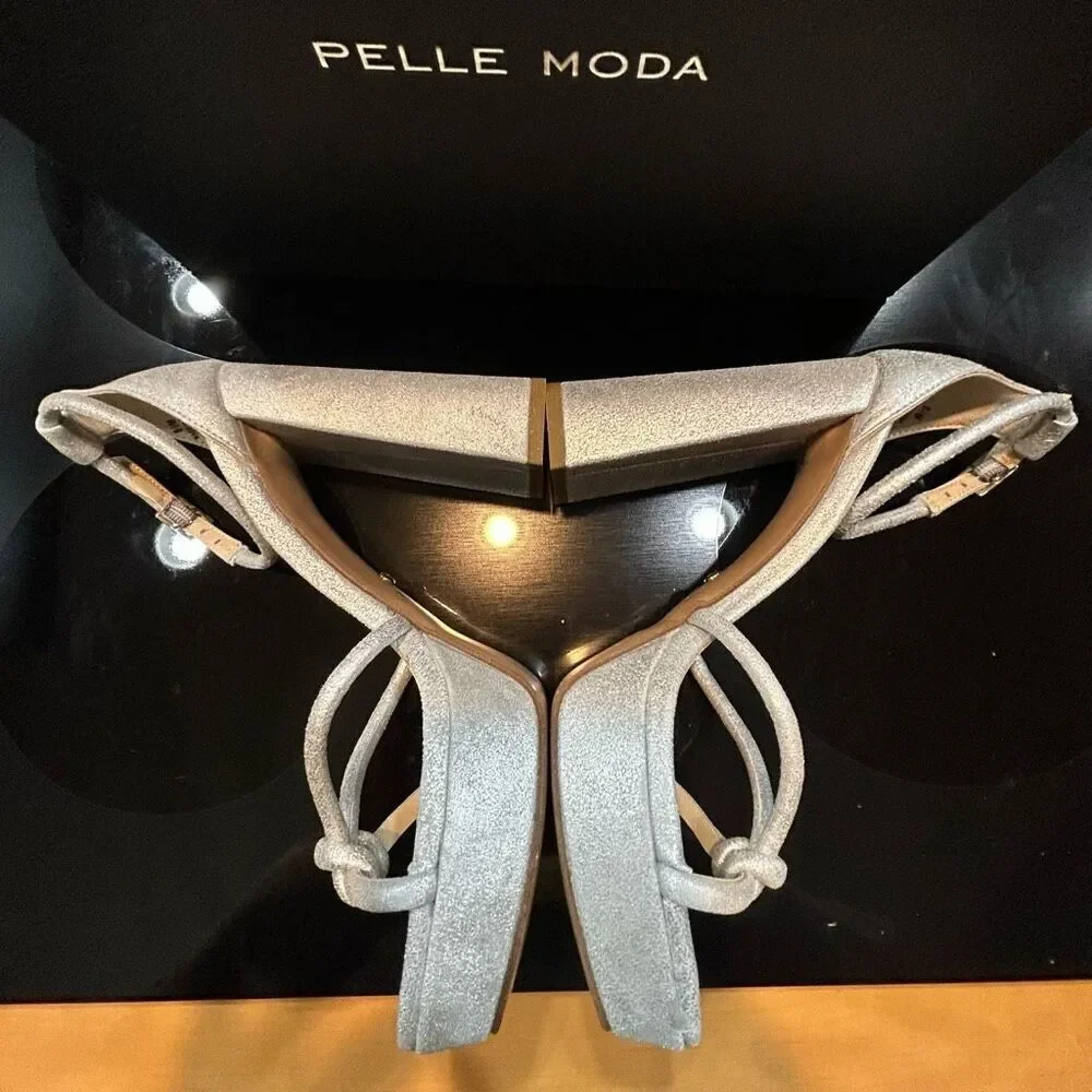 Pelle Moda Gillian ankle strap silver metallic chunky‎ heel sandal size 8.5 NEW